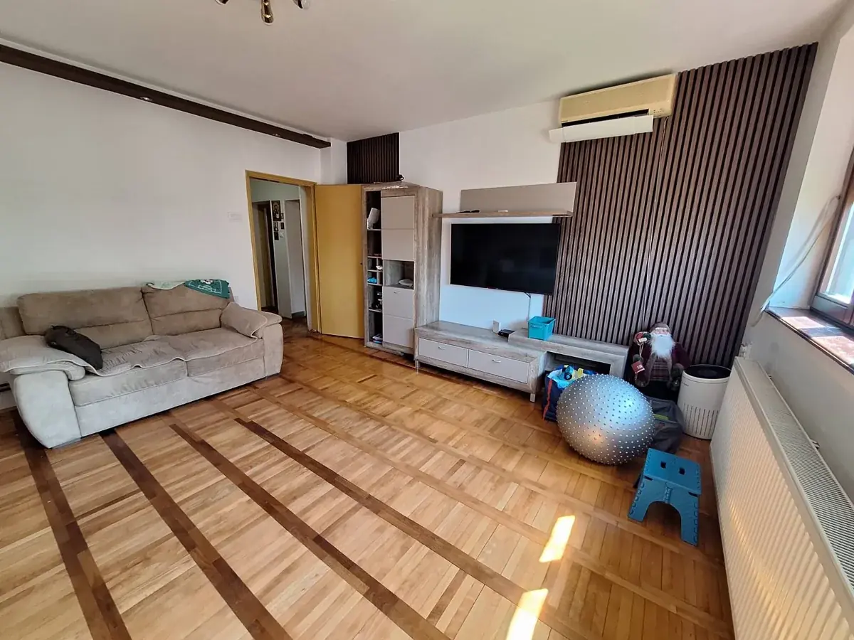 Stan 75 m² — Jovana Ristića